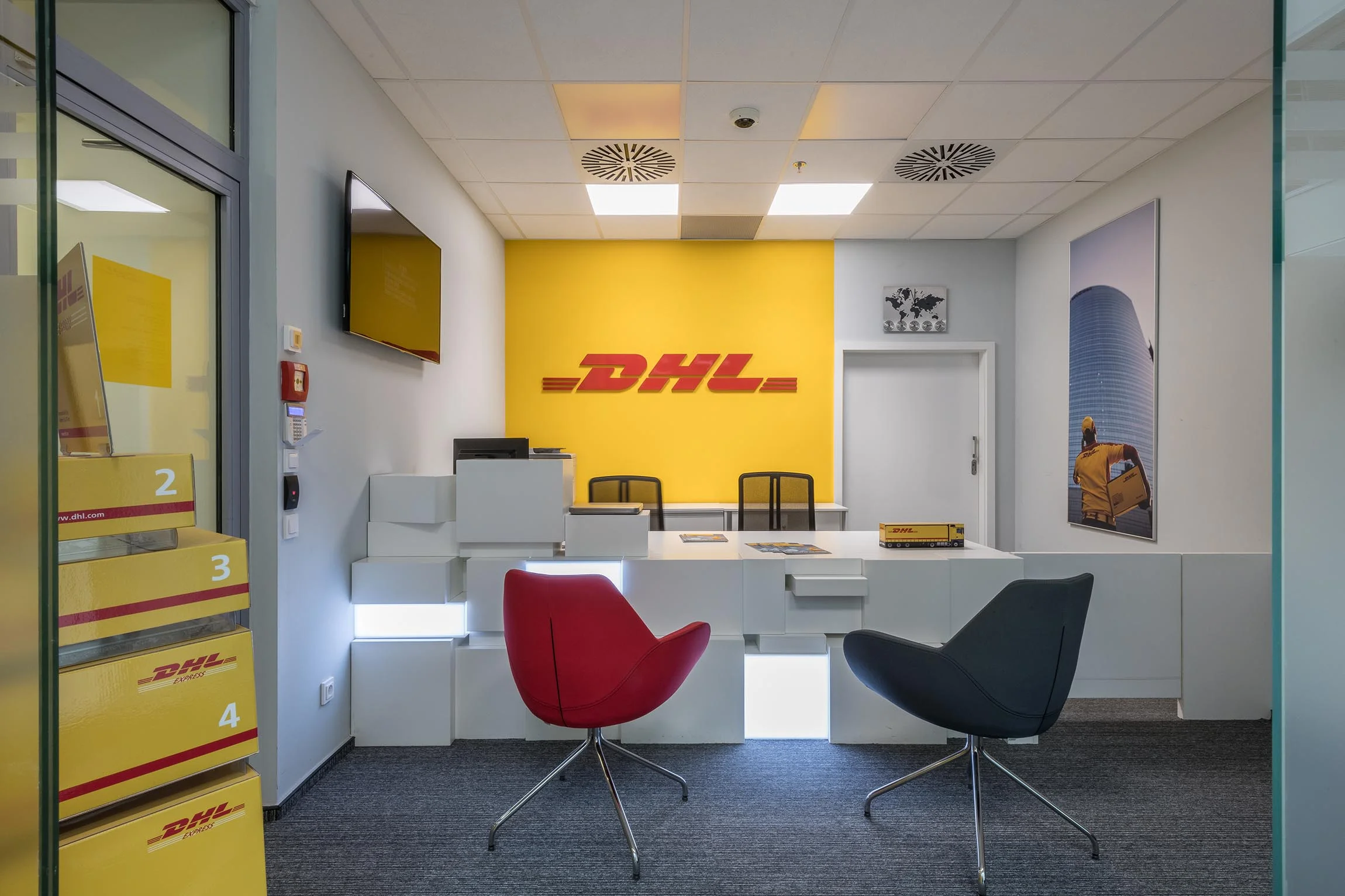 DHL