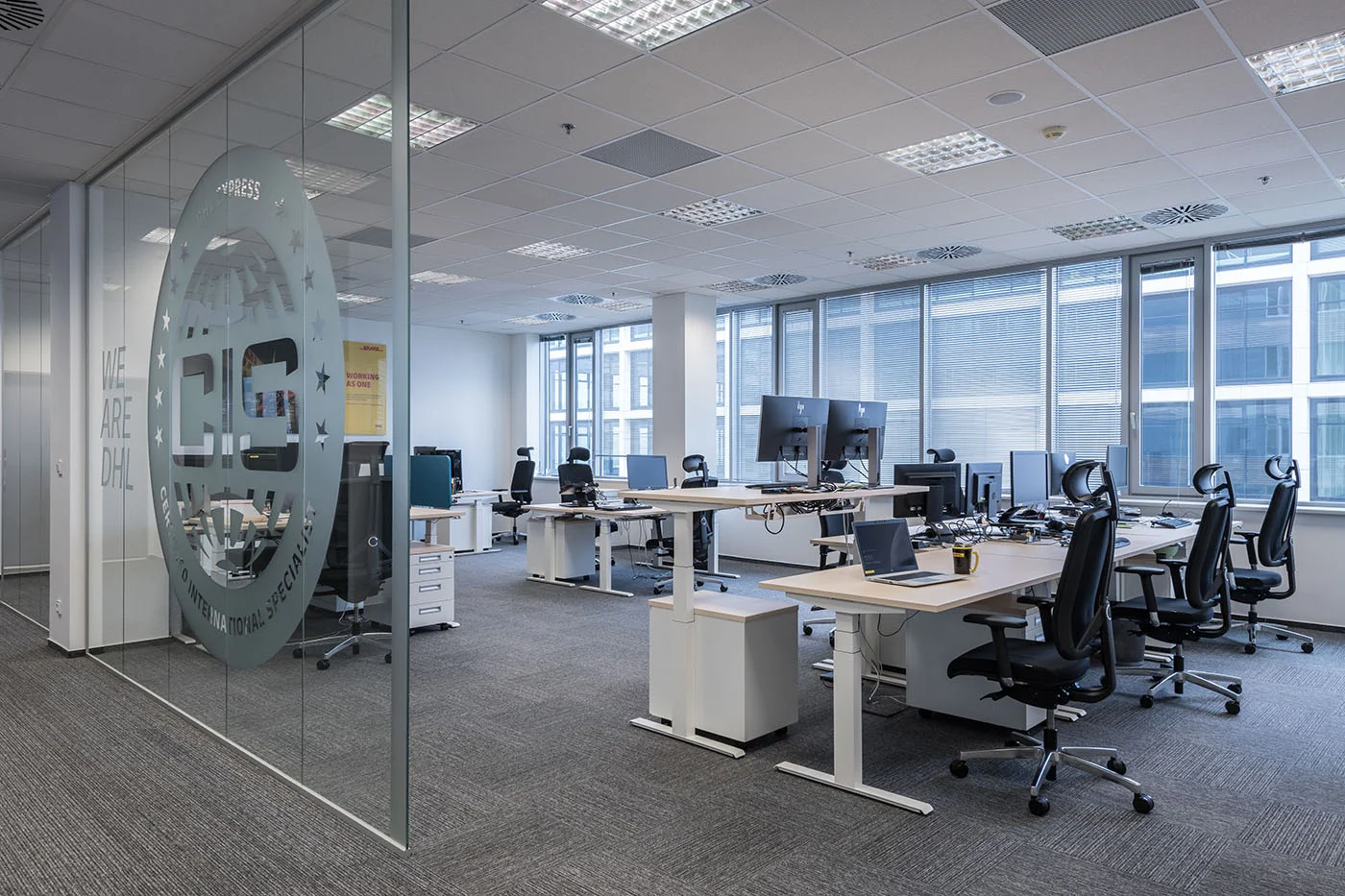 Kancelářský nábytek Praha – moderní pracovní prostory od firmy PRAGES