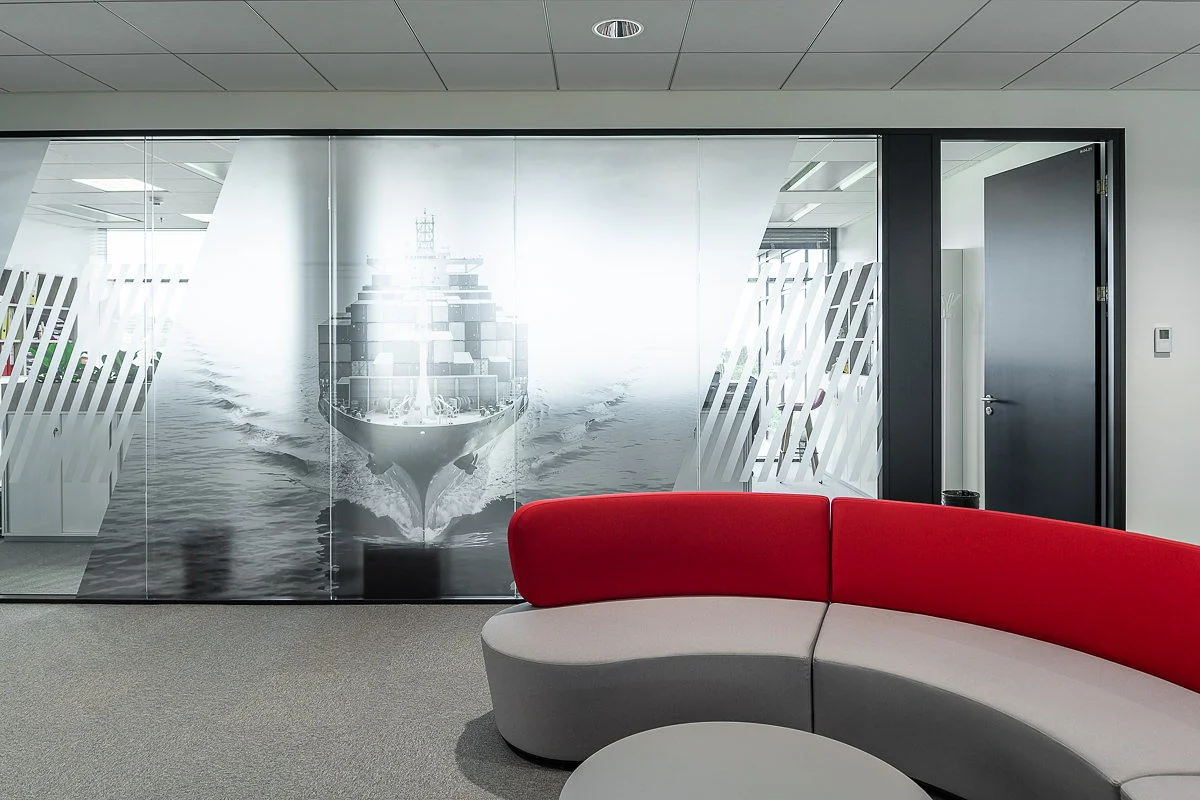 Kancelářské prostory DHL Global Forwarding – moderní nábytek Praha, fotografie 5