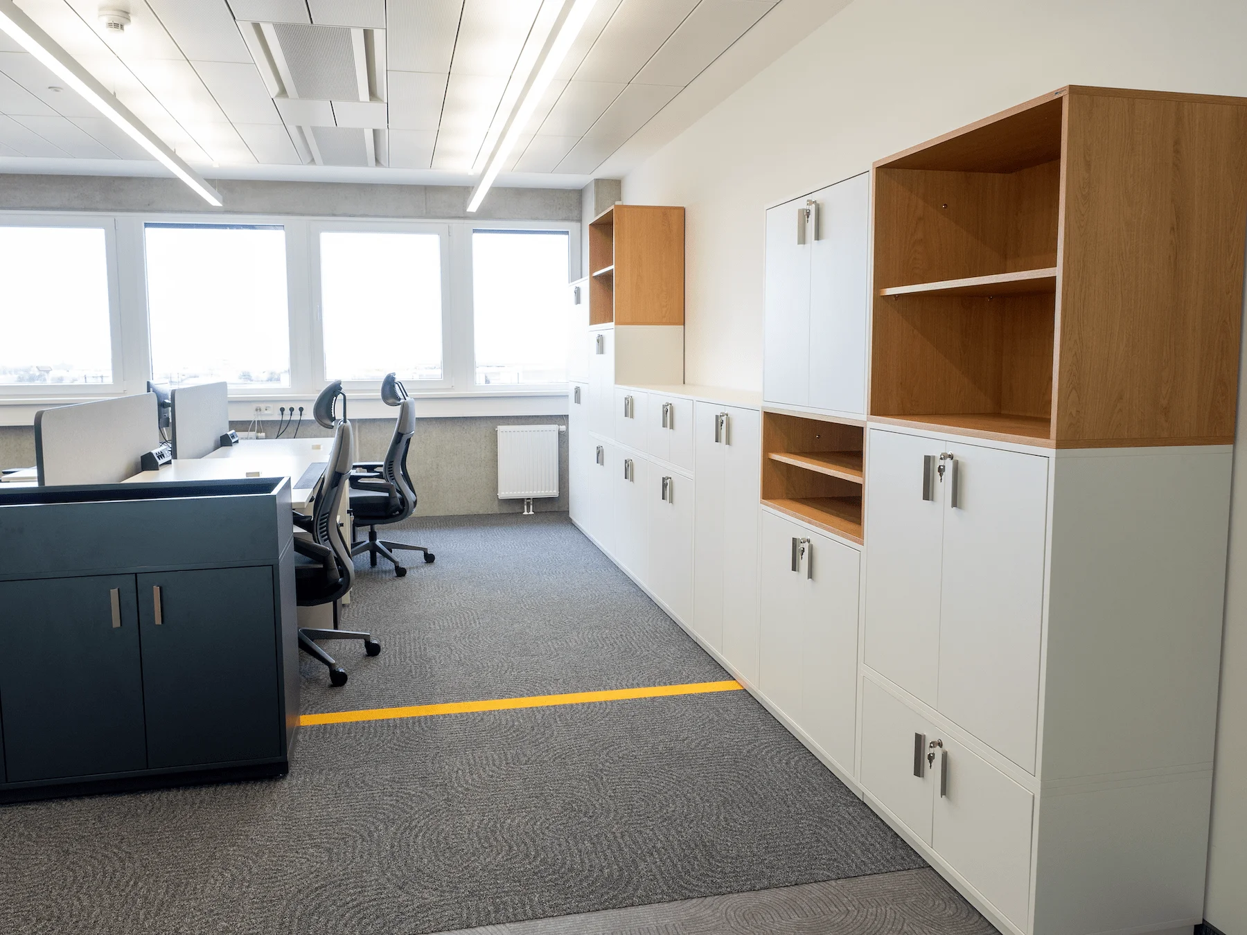 Úložné systémy a kancelářský nábytek FANUC Praha, fotografie 11