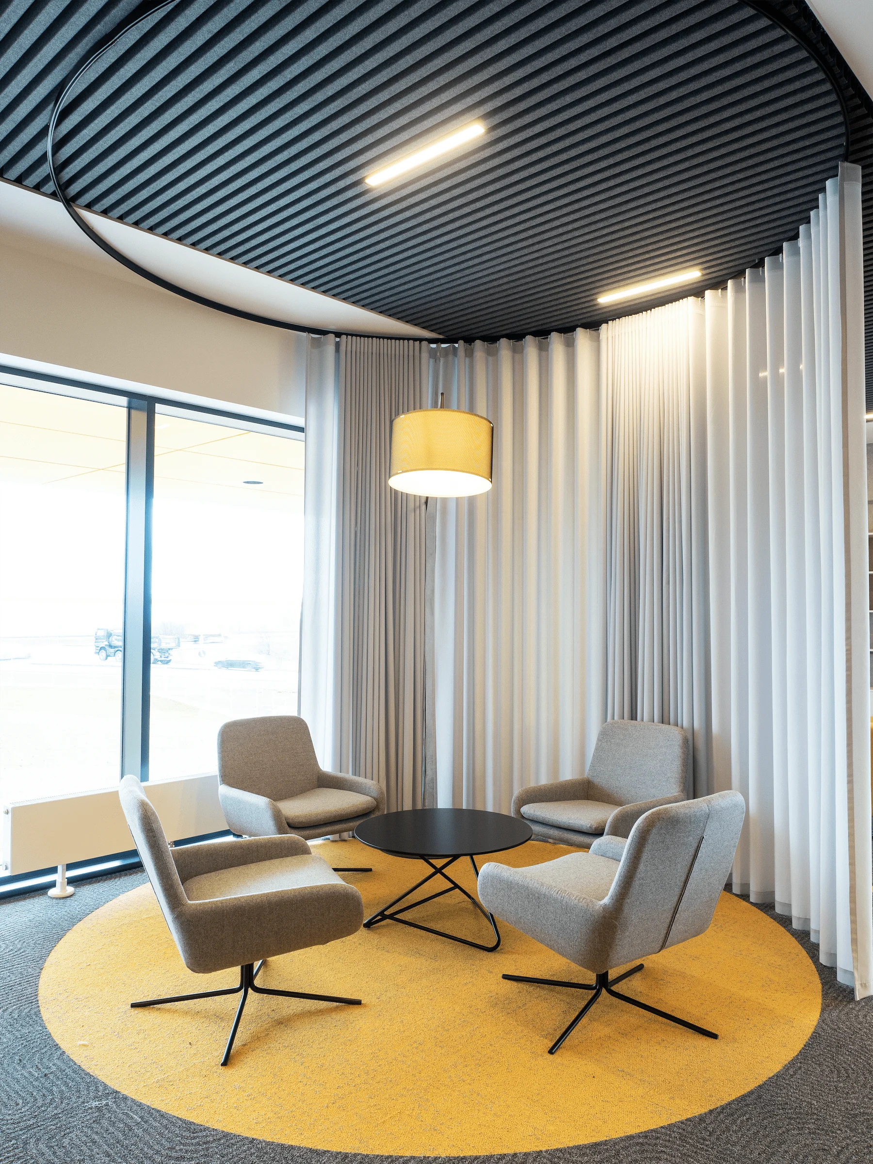 Úložné systémy a kancelářský nábytek FANUC Praha, fotografie 25