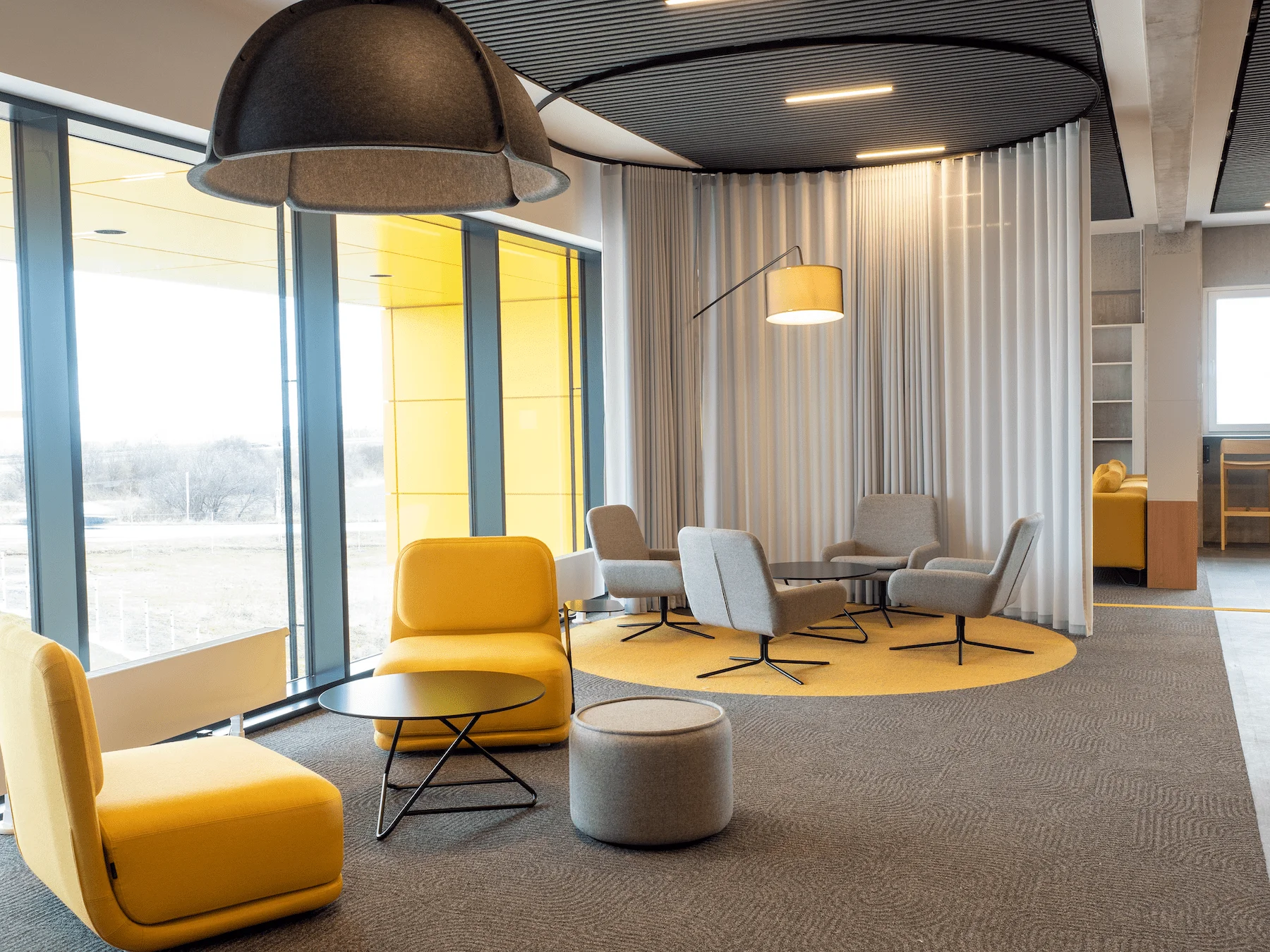 Úložné systémy a kancelářský nábytek FANUC Praha, fotografie 27