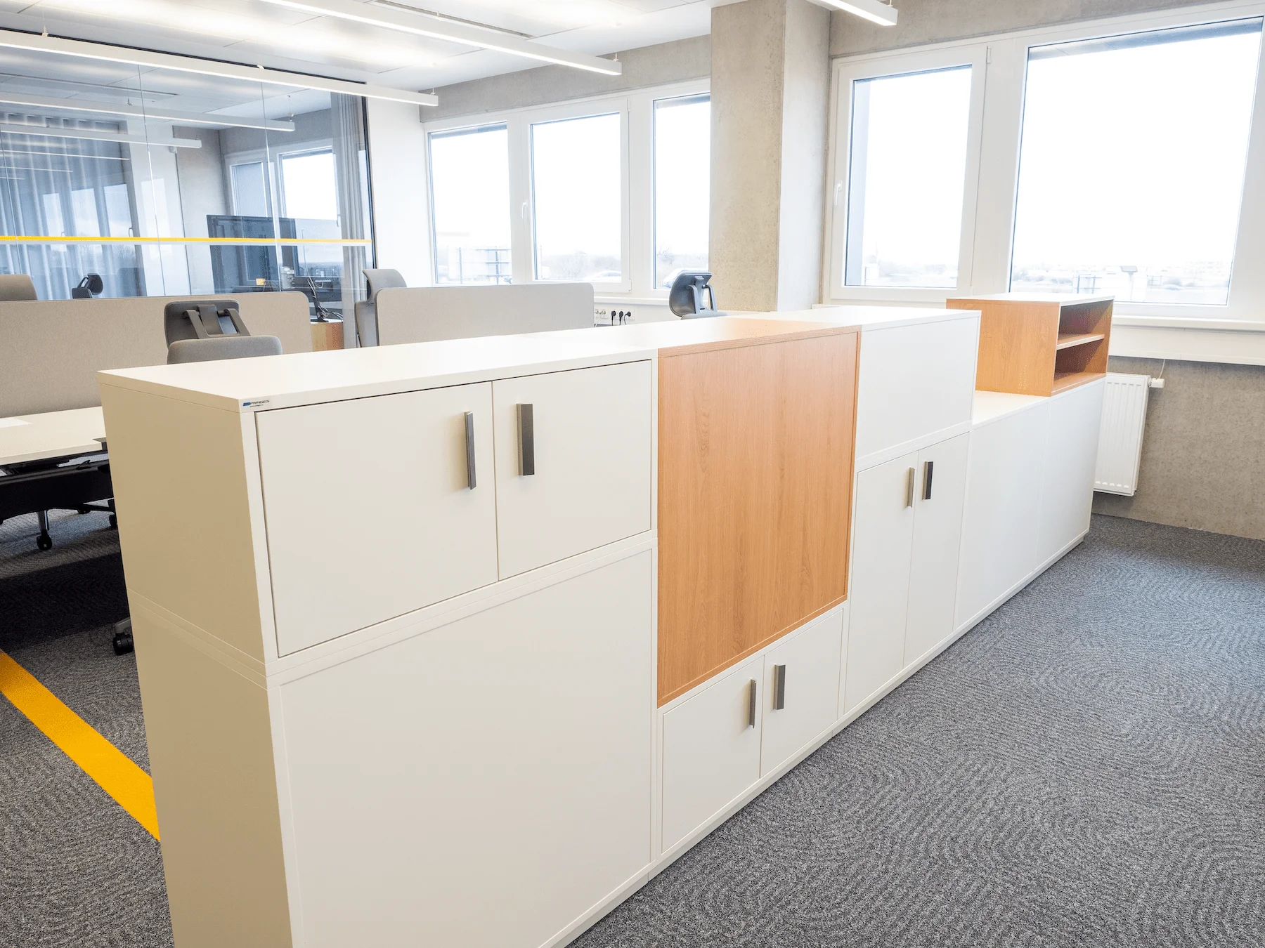 Úložné systémy a kancelářský nábytek FANUC Praha, fotografie 30