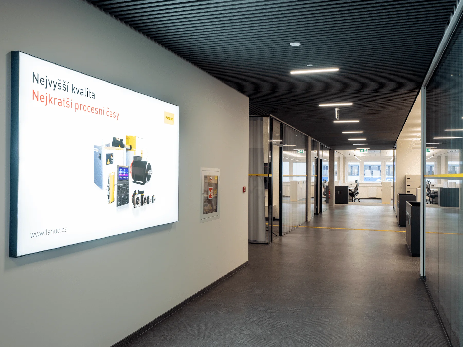 Úložné systémy a kancelářský nábytek FANUC Praha, fotografie 7