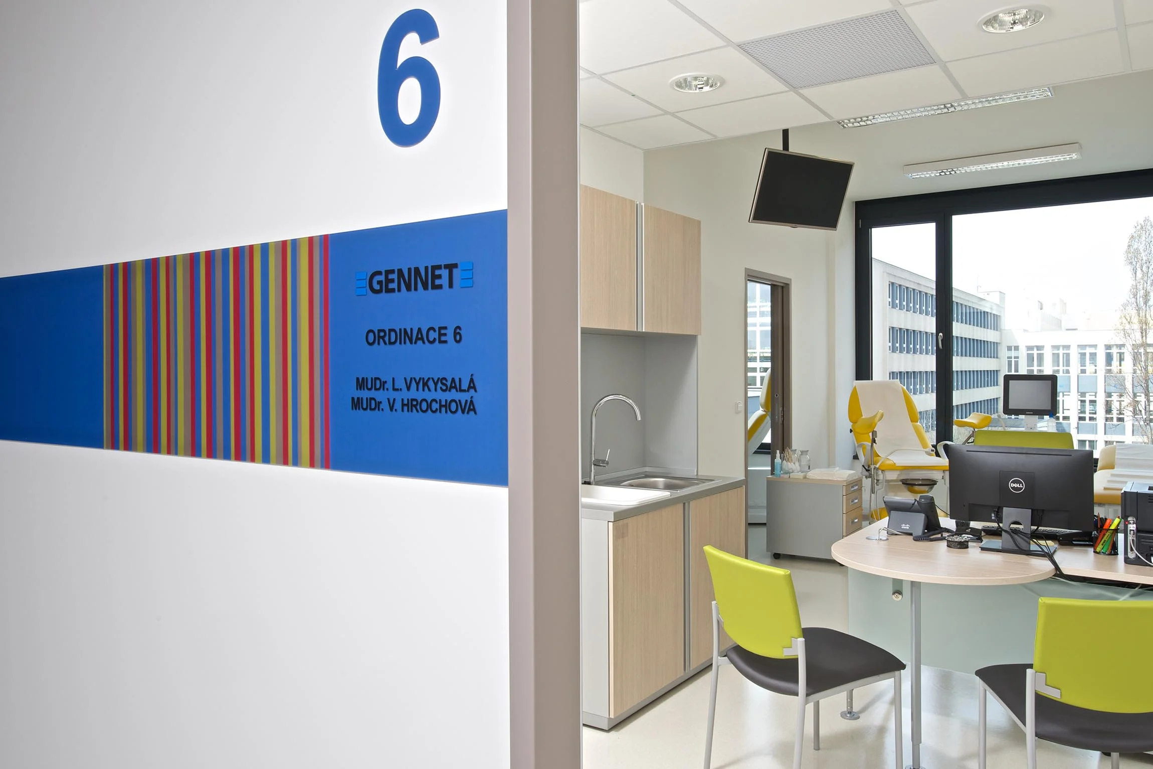 Interiér kliniky GENNET Praha – architektonický návrh a dodávka nábytku, fotografie 9