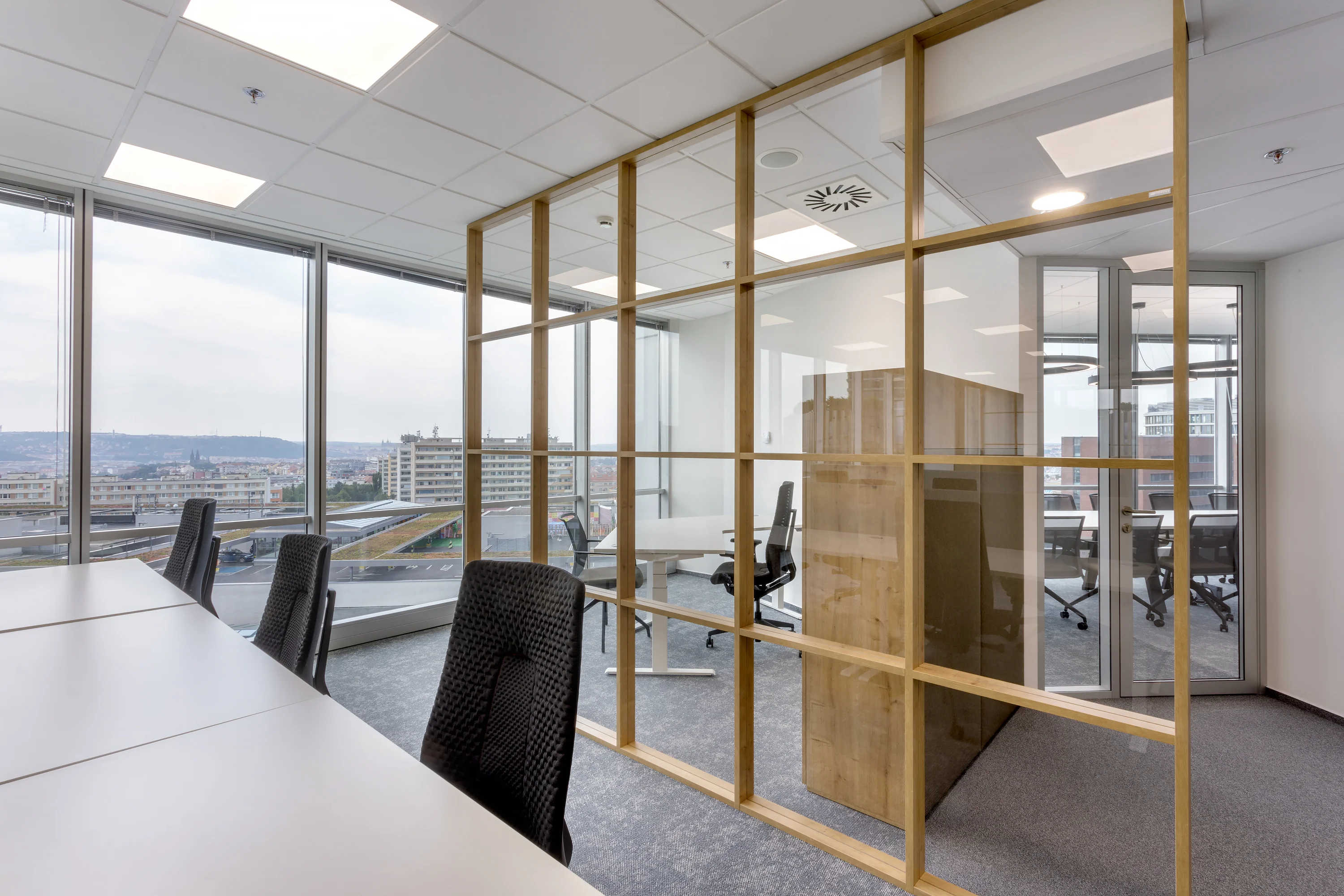 Kancelářský nábytek Hitachi Energy Praha – ergonomické vybavení kanceláří, fotografie 23