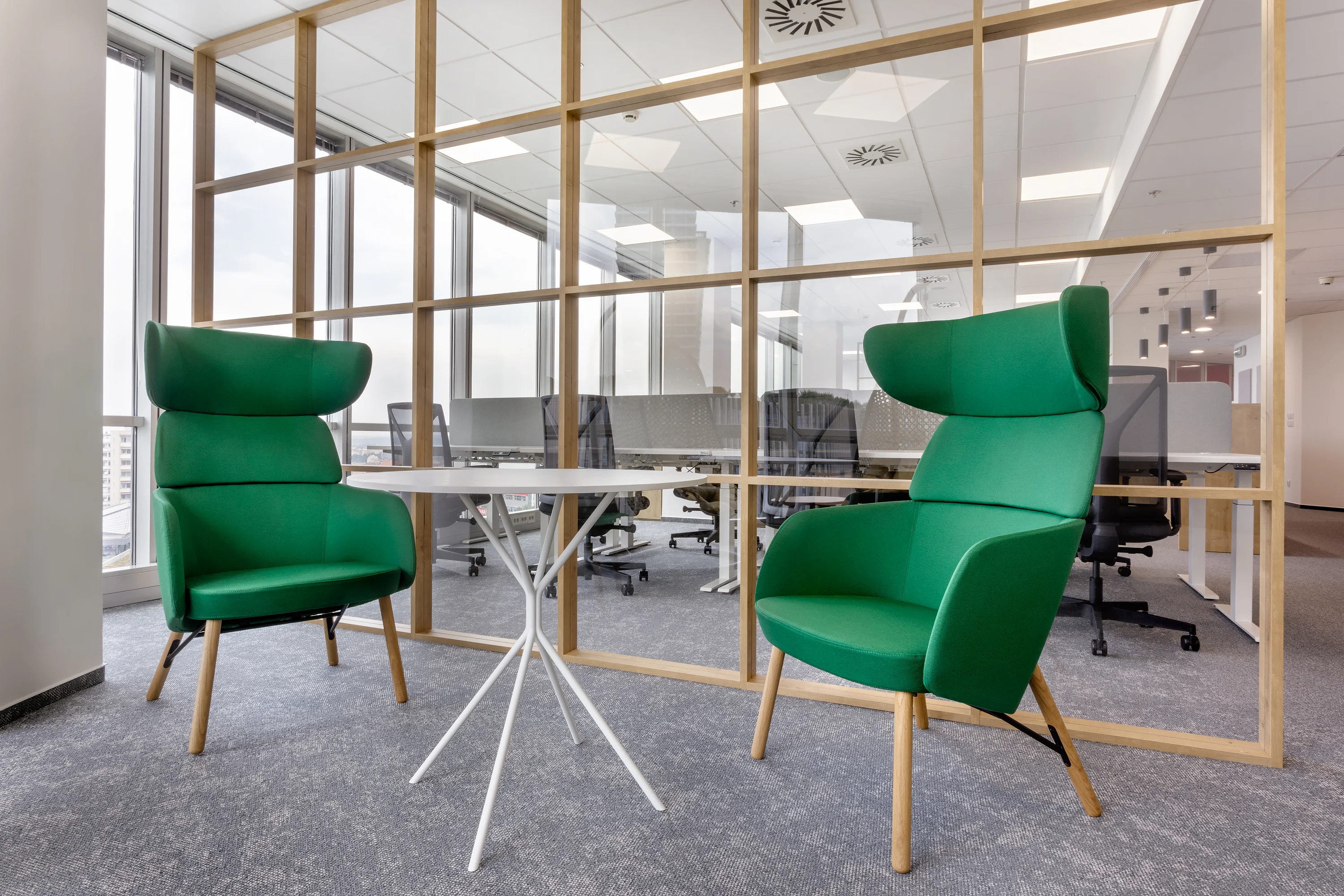 Kancelářský nábytek Hitachi Energy Praha – ergonomické vybavení kanceláří, fotografie 8