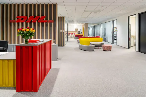 Kancelářské prostory DHL Global Forwarding – moderní nábytek, fotografie 15