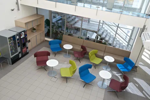 Interiér kliniky GENNET – architektonický návrh a dodávka nábytku, fotografie 15