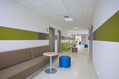 Interiér kliniky GENNET – architektonický návrh a dodávka nábytku, fotografie 2