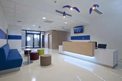 Interiér kliniky GENNET – architektonický návrh a dodávka nábytku, fotografie 7