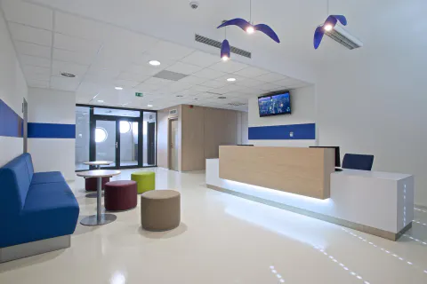 Interiér kliniky GENNET – architektonický návrh a dodávka nábytku, fotografie 8