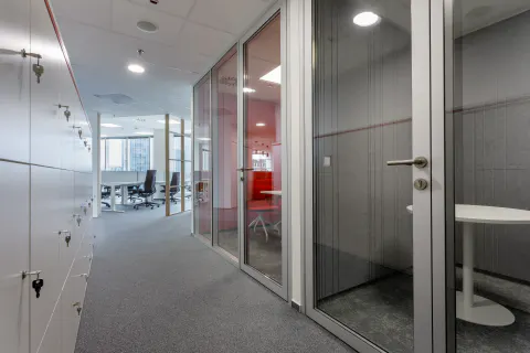 Kancelářský nábytek Hitachi Energy – ergonomické vybavení kanceláří, fotografie 25