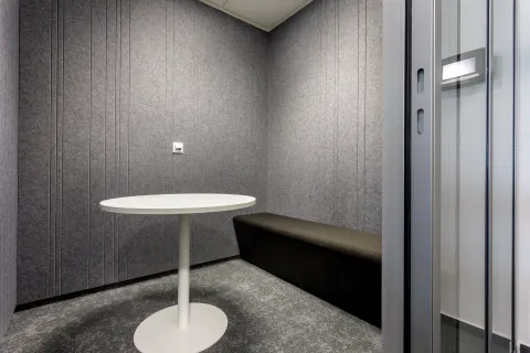 Kancelářský nábytek Hitachi Energy – ergonomické vybavení kanceláří, fotografie 7