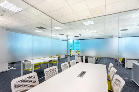 Kancelářský nábytek Partners Financial Services – kanceláře na klíč, fotografie 4