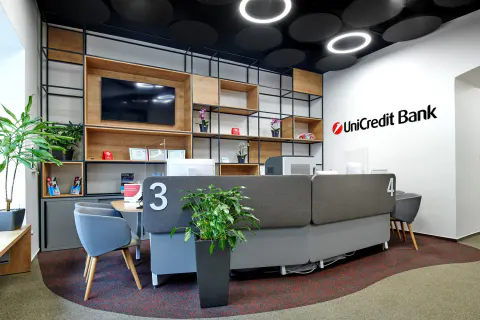 Kancelářský nábytek UniCredit Bank – vybavení poboček, fotografie 10