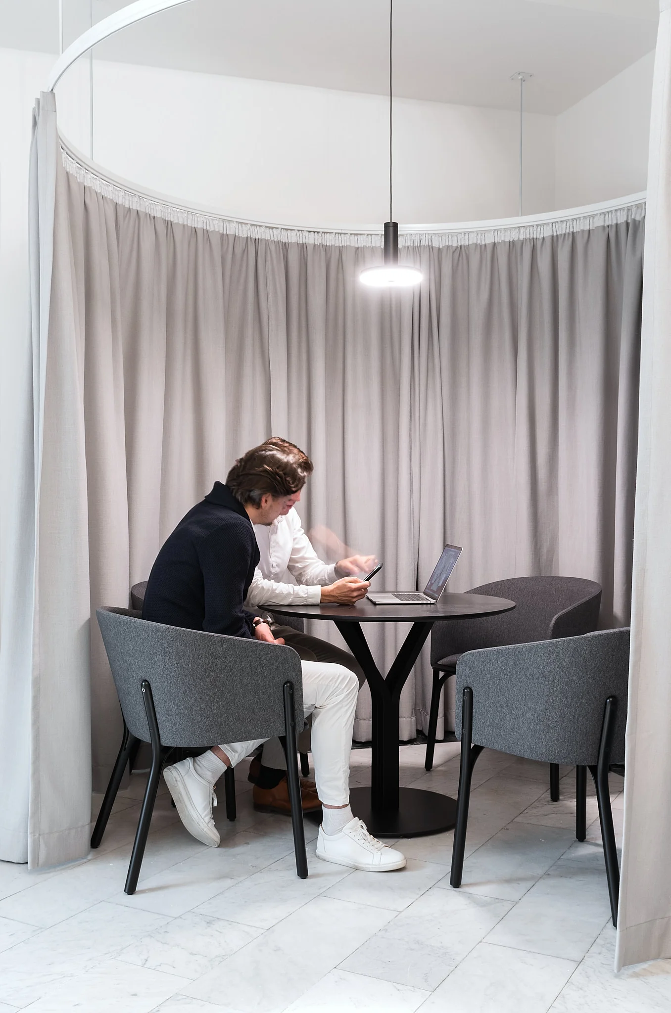 Kancelářský nábytek PSN – formální i neformální vybavení kanceláří, fotografie 9