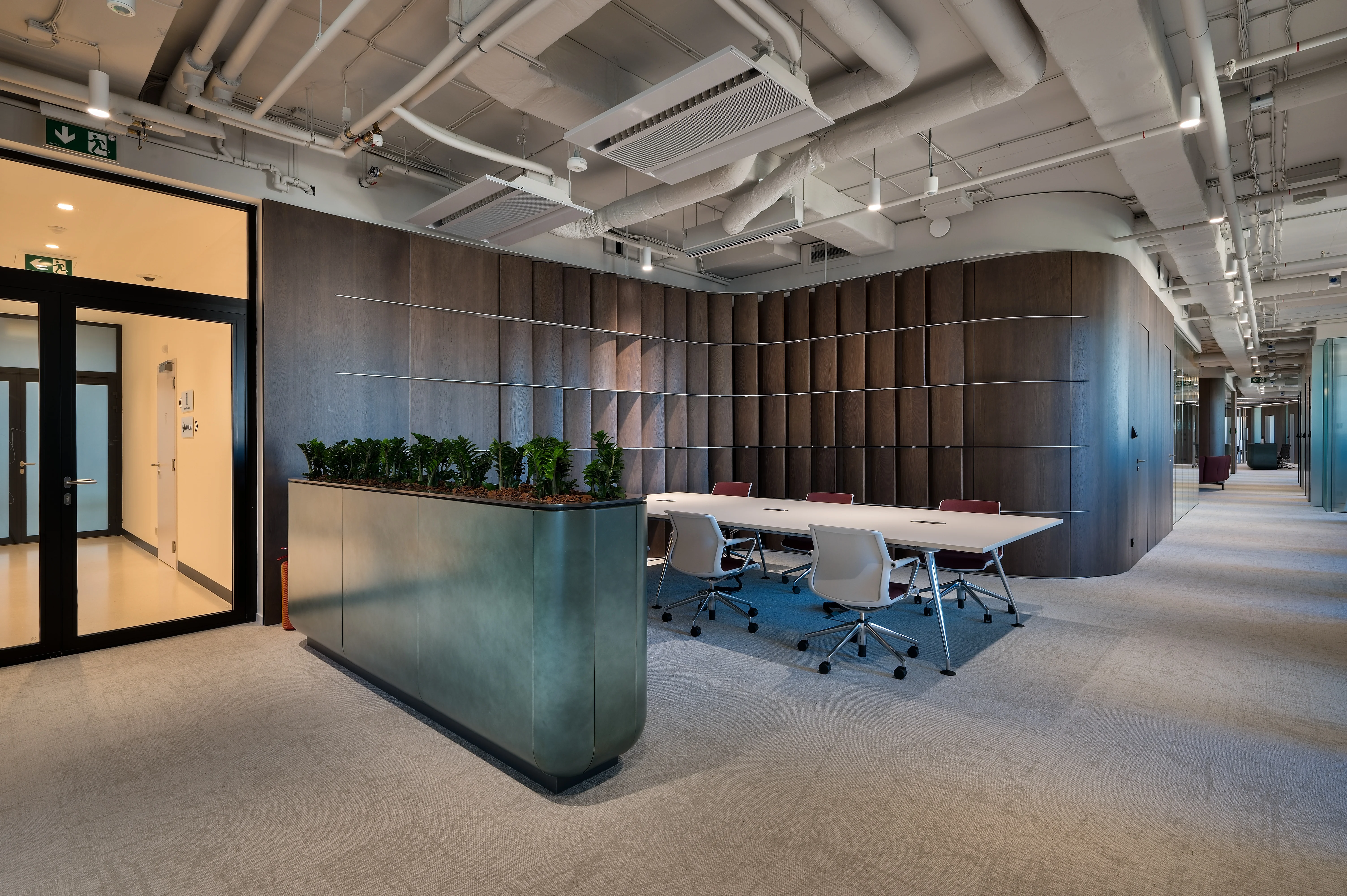 Kancelářský nábytek Praha – realizace pro Veolia, fotografie 8